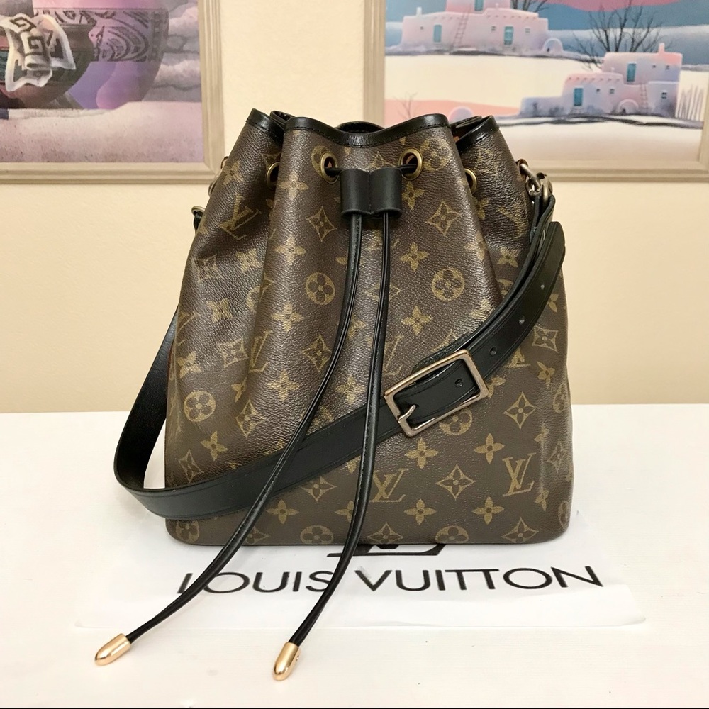 🌺 Louis Vuitton Monogram Petit Noe Shoulder Bag 💼 Black